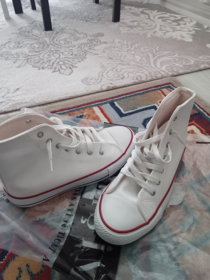 Beyaz Bağcıklı Kadın Converse Spor Ayakkabı - Görsel 2