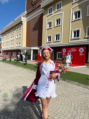 istanbul aydın üniversitesi cübbe