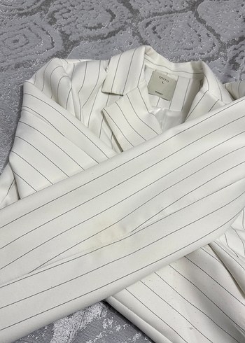 Düğmeli Kısa Kollu Beyaz Çizgili Blazer - Görsel 5