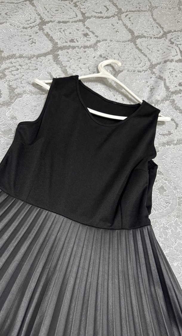 Siyah Pileli Uzun Kadın Elbise - Görsel 3