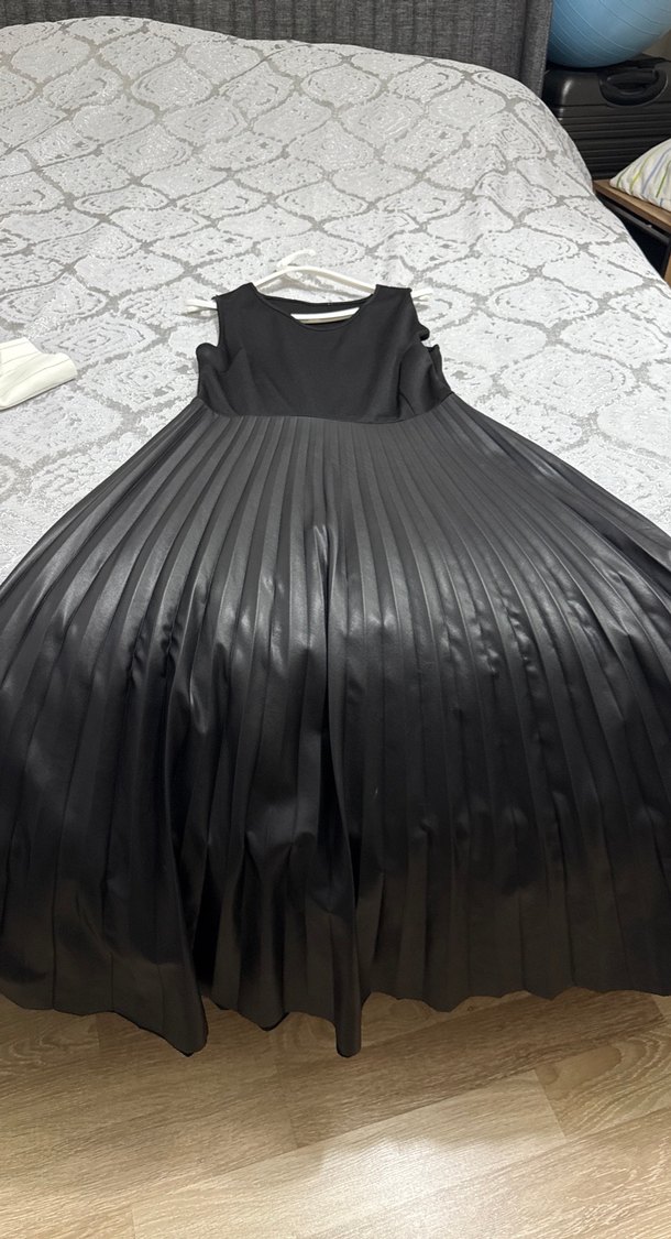 Siyah Pileli Uzun Kadın Elbise - Görsel 2