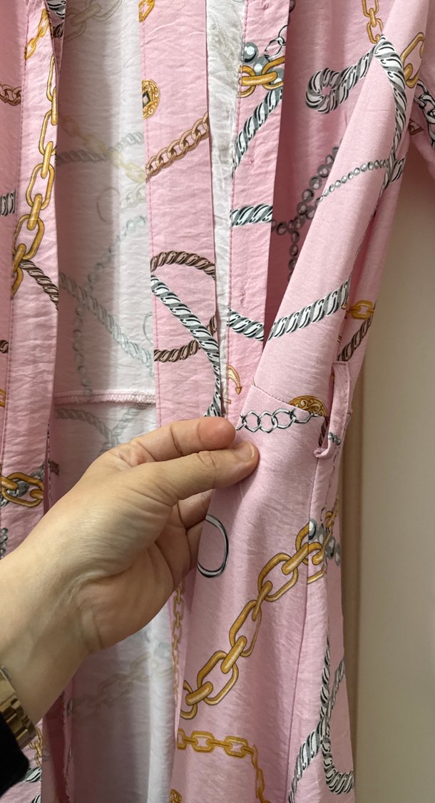 Pembe Zincir Desenli Uzun Kadın Elbise - Görsel 4