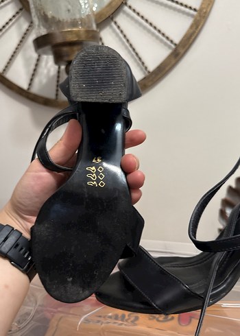 Siyah Tokalı İnce Topuklu Kadın Ayakkabı - Görsel 5