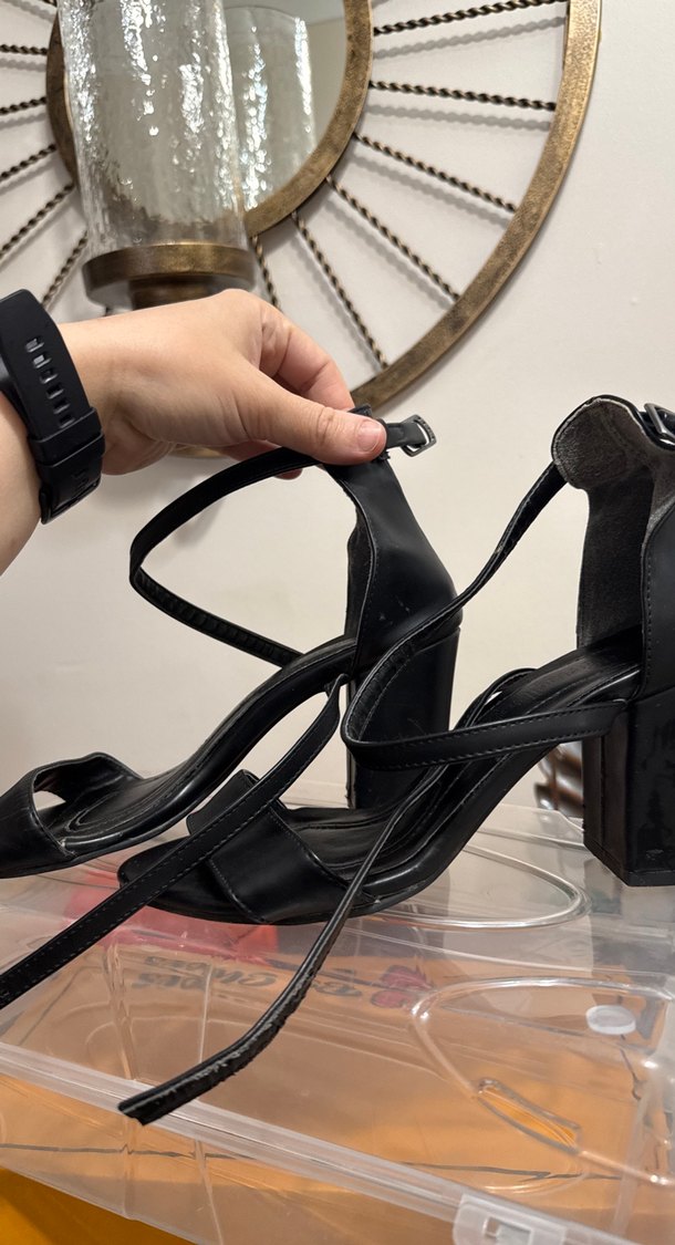 Siyah Tokalı İnce Topuklu Kadın Ayakkabı - Görsel 4