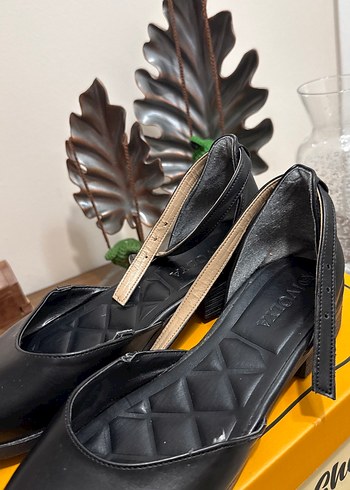 Klasik Siyah Tokalı Kadın Ayakkabı - Görsel 2