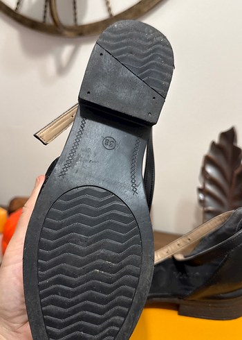 Klasik Siyah Tokalı Kadın Ayakkabı - Görsel 3