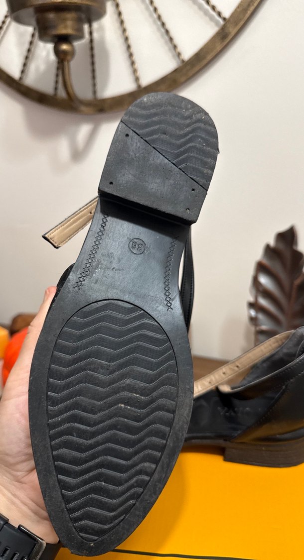 Klasik Siyah Tokalı Kadın Ayakkabı - Görsel 3