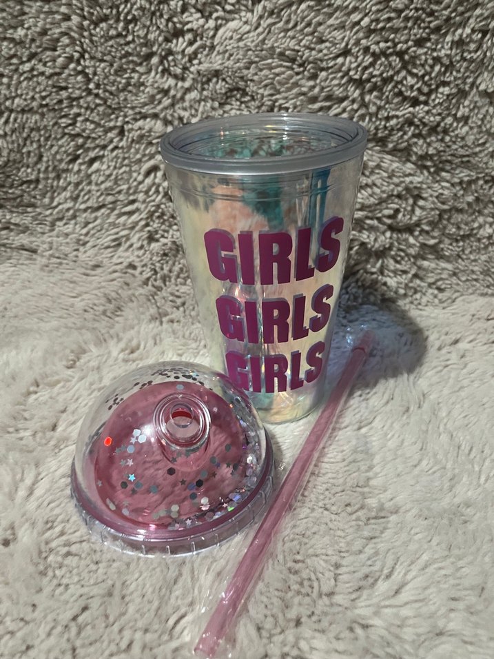 Pembe Renkli Parlak Kupa ve Pipet - Görsel 2