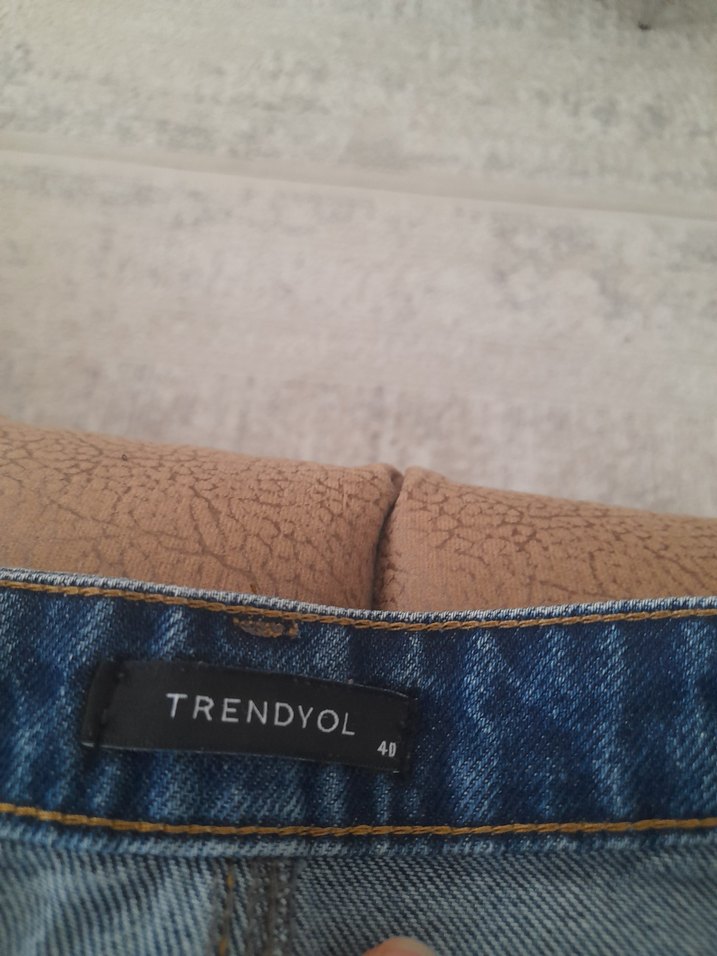 Kadın Beyaz Baskılı Bol Kesim Midi Kot Pantolon - Görsel 4