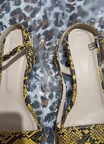39,5 Beden Yılan derisi sandalet