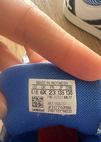 23 Beden beyaz Renk Adidas Erkek Çocuk Korsan Desenli Cırt Cırtlı Spor Ayakkabı