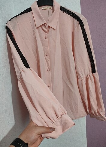 Toz pembe renk kol detaylı bluz  - Görsel 3