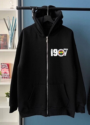 SWEATSHİRT tüm bedenleri mevcut 