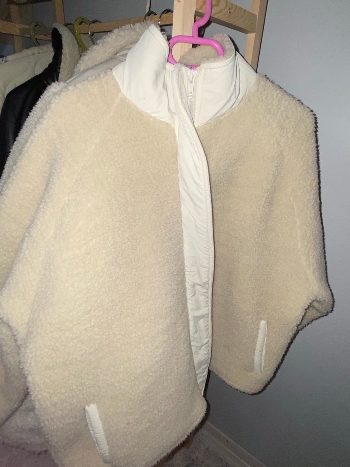 Beyaz Peluş Detaylı Kadın Ceket - Görsel 2