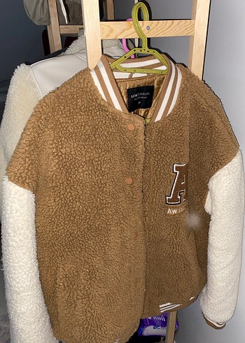 Kahverengi Nakışlı Kadın Peluş Ceket - Görsel 4