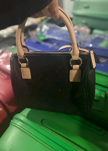 Kilitli Siyah Deri Kadın Çanta yazısı düşmüştür Oyuzden uyguna k - Görsel 2