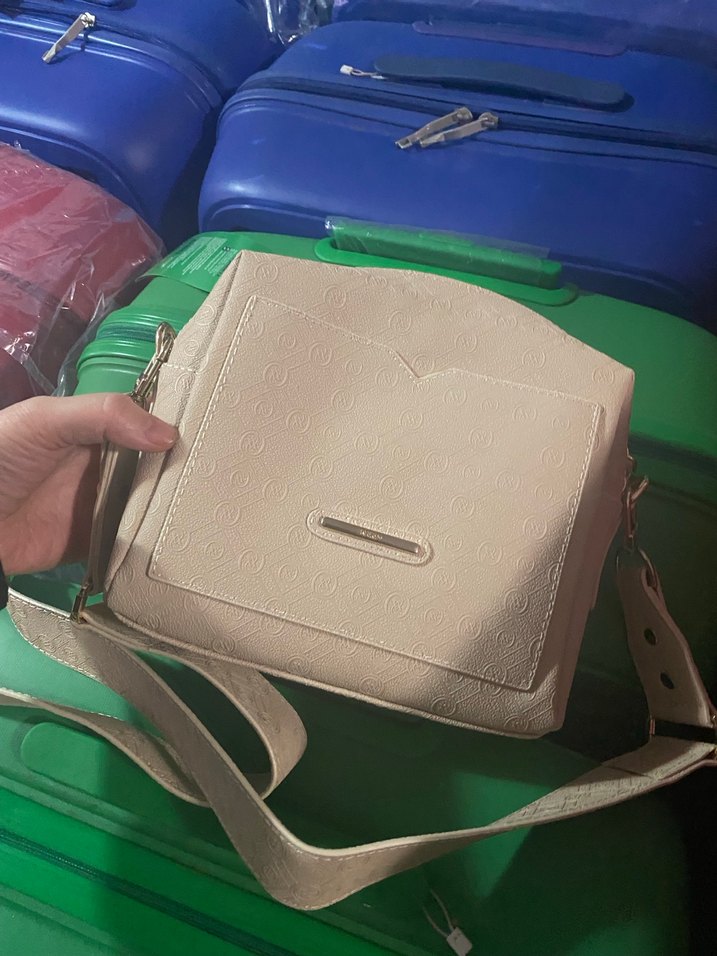 Minimalist Beyaz Deri Kadın Çantası - Görsel 2