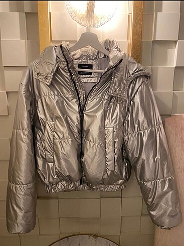 Bershka gri parlak mont crop gibi
