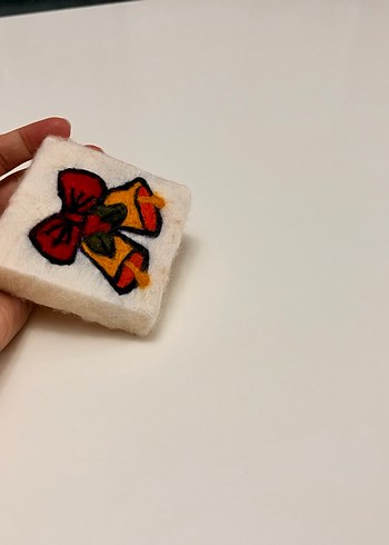 Renkli Yılbaşı Çanı Motifli Keçe İğneleme Sabun - Görsel 3