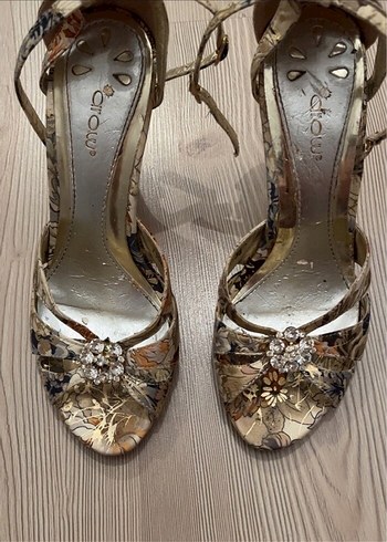 Altın Renkli Yılan Derisi Desenli Platform Topuklu Ayakkabı - Görsel 2