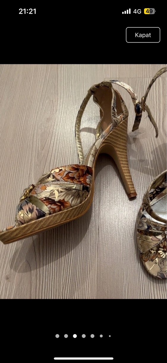 Altın Renkli Yılan Derisi Desenli Platform Topuklu Ayakkabı - Görsel 3