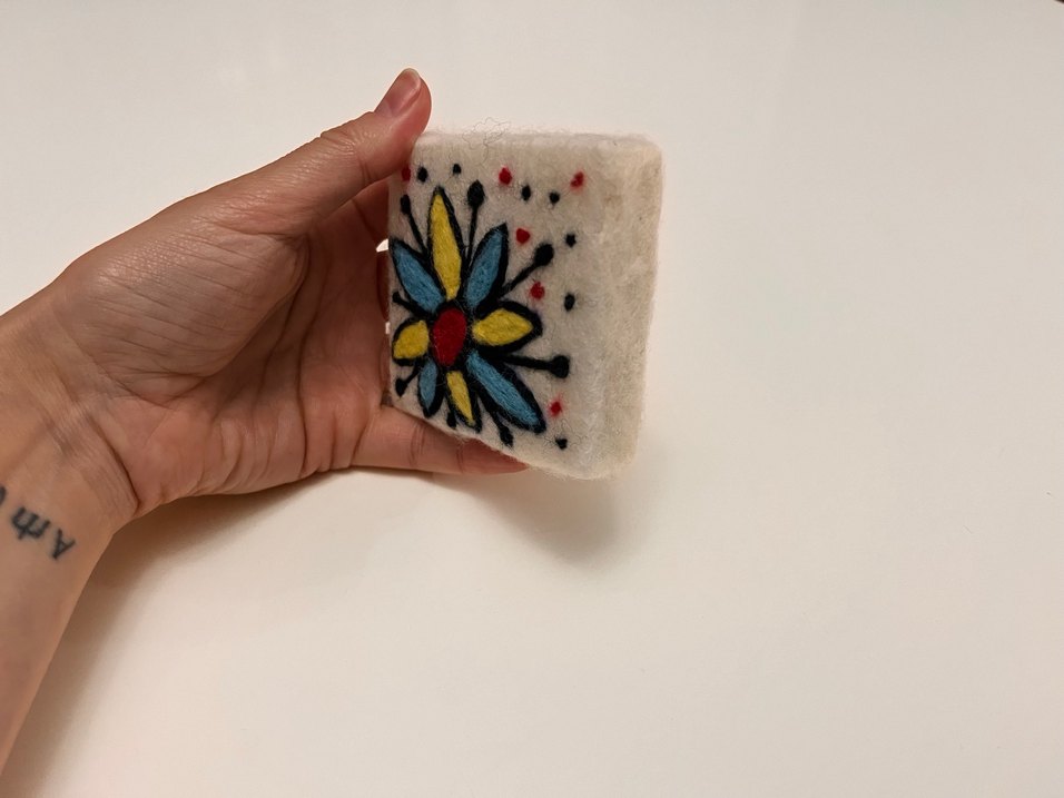Renkli Çiçek Desenli Keçe İğneleme Sabun - Görsel 2