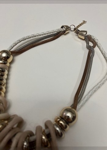 Bej Püsküllü Bohem Uzun Kadın Kolye - Görsel 2