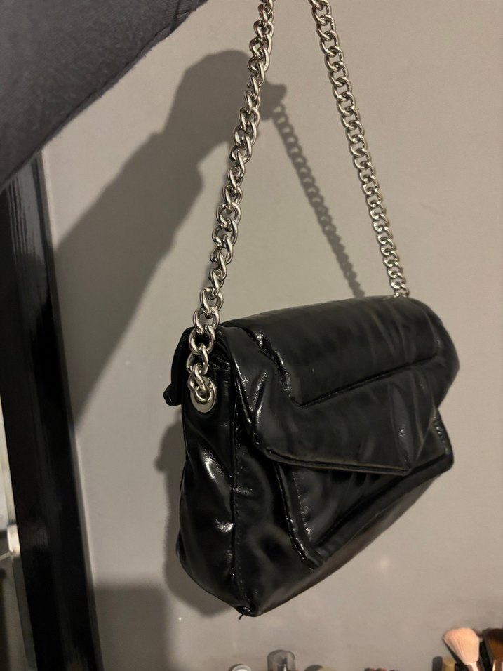 MANGO Zincir Detaylı Siyah Deri Kadın Çanta - Görsel 2