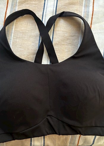 Oysho Siyah Spor Sütyeni, Çapraz Askılı - Görsel 2