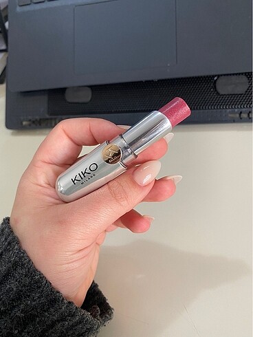  Beden Kiko lip balm