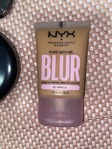 NYX Viral Nyx Professional Makeup Blur Tint Ciltte Filtre Etkili Fon