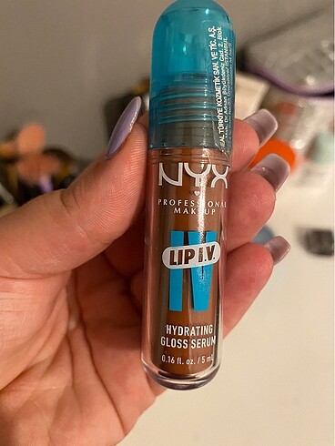 Beden pembe Renk NYX viral lip tint