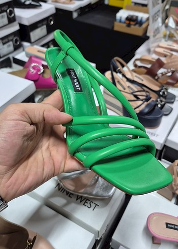 Nine West 39