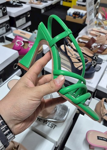 Yeşil Yılan Desenli Stiletto Topuklu Terlik - Görsel 2