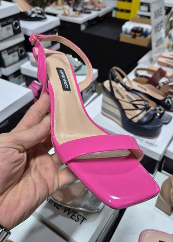 Nine West 39