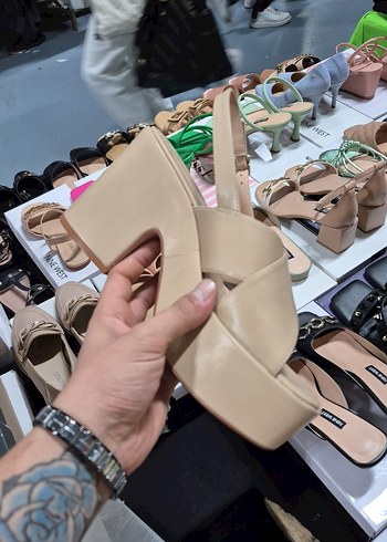 Bej Platform Topuklu Kadın Sandalet - Görsel 3