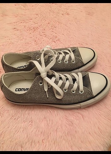 Orijinal yeni Converse 