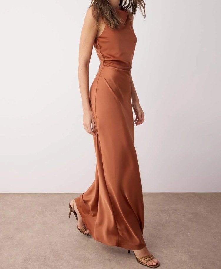 Sade Drapeli Bej Uzun Elbise - Görsel 4