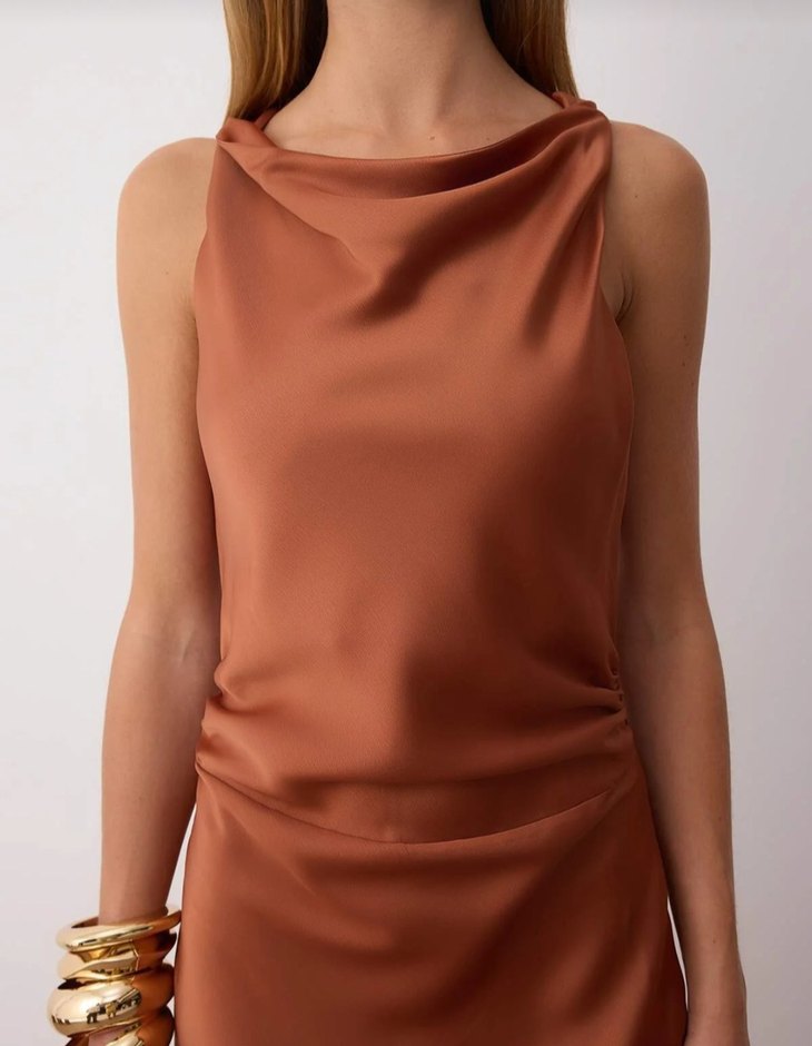 Sade Drapeli Bej Uzun Elbise - Görsel 5