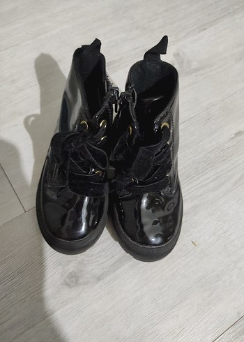 H&M bebek bot