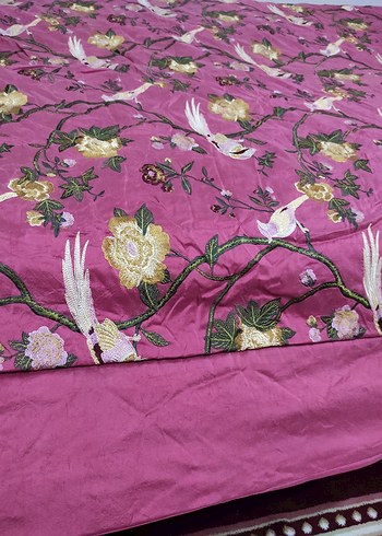 Nakışlı Pembe Yatak Örtüsü - Görsel 3
