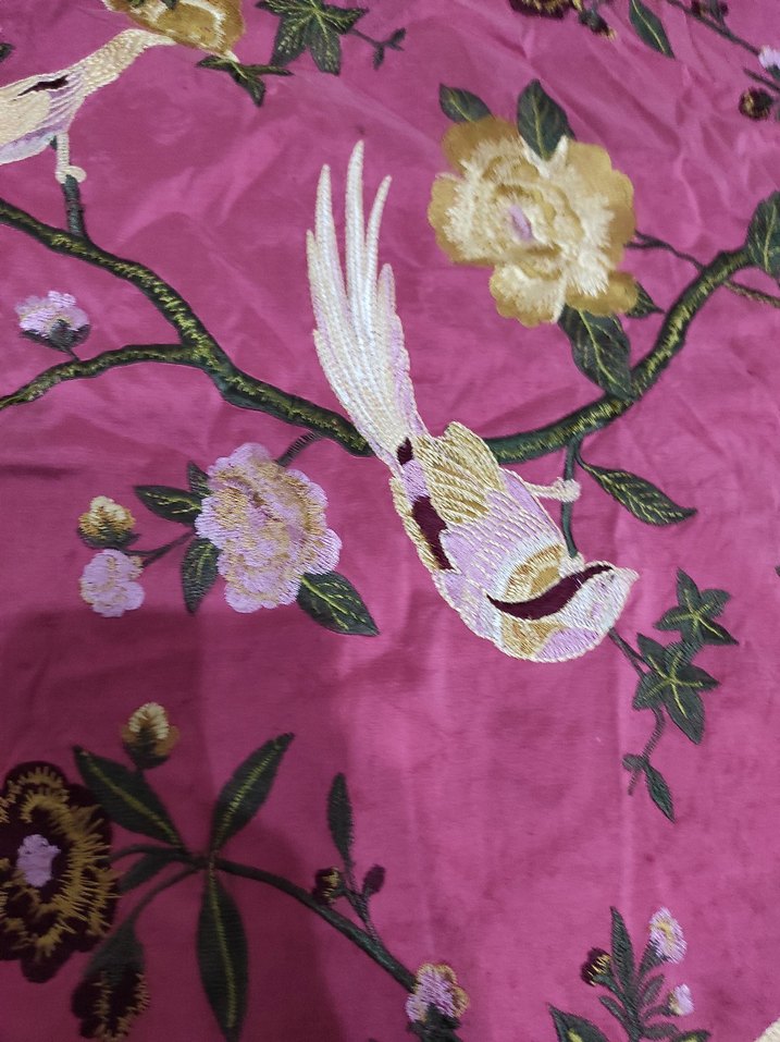 Nakışlı Pembe Yatak Örtüsü - Görsel 5