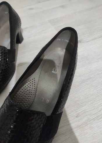 Siyah Yılan Desenli Klasik Topuklu Kadın Ayakkabı - Görsel 3