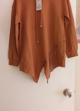 Zincirli kapişonlu sweatshirt