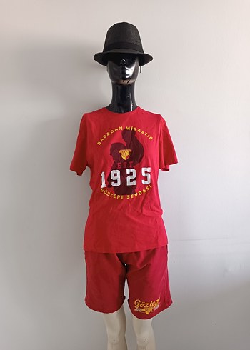 Erkek Kırmızı Renkli Kısa Kollu Şortlu  forma Takım - Görsel 2