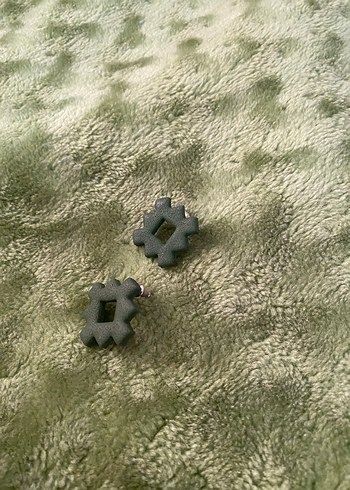 Gri-Yeşil Avantgarde Jimmykey Küpeleri - Görsel 2