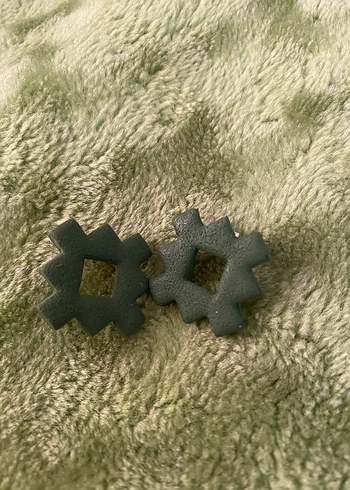 Gri-Yeşil Avantgarde Jimmykey Küpeleri - Görsel 4