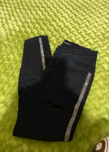 Siyah Taşlı Dar Kesim Kadın Kot Pantolon - Görsel 4