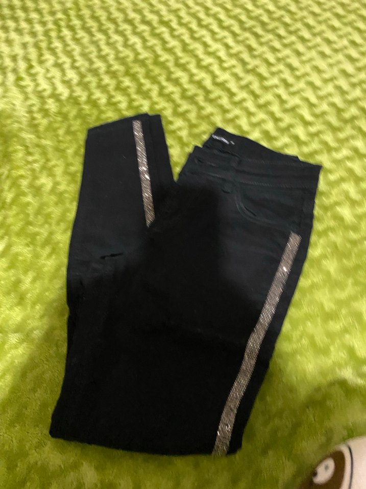 Siyah Taşlı Dar Kesim Kadın Kot Pantolon - Görsel 4