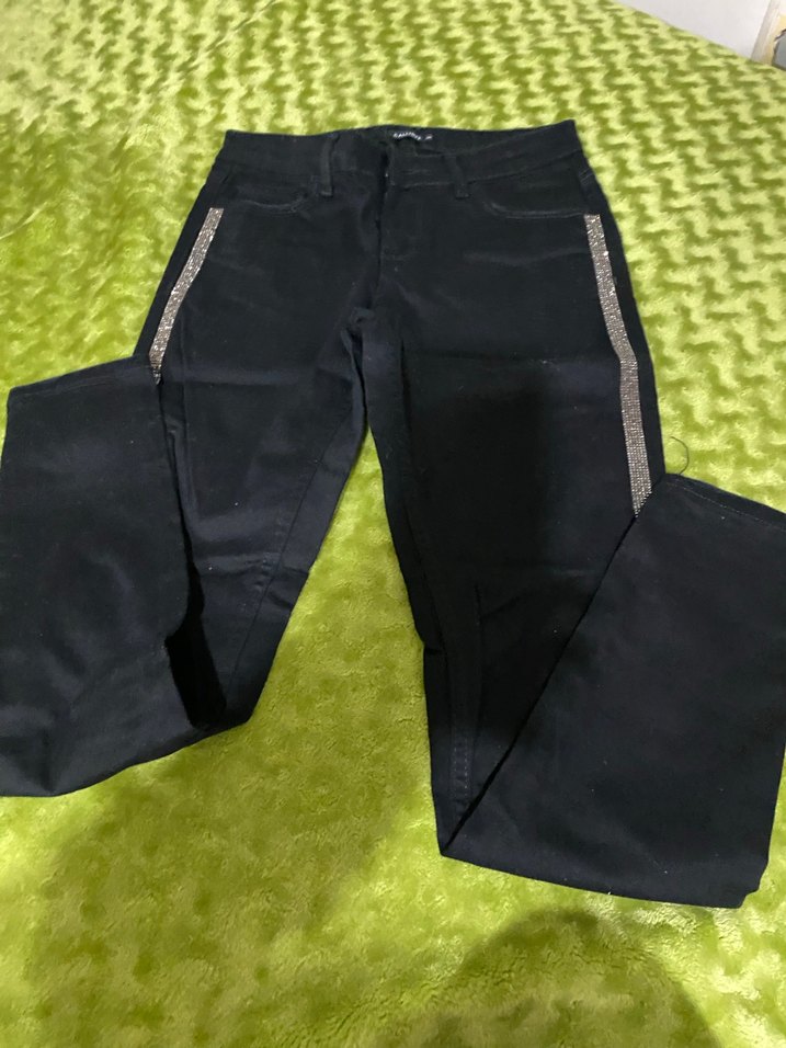 Siyah Taşlı Dar Kesim Kadın Kot Pantolon - Görsel 3